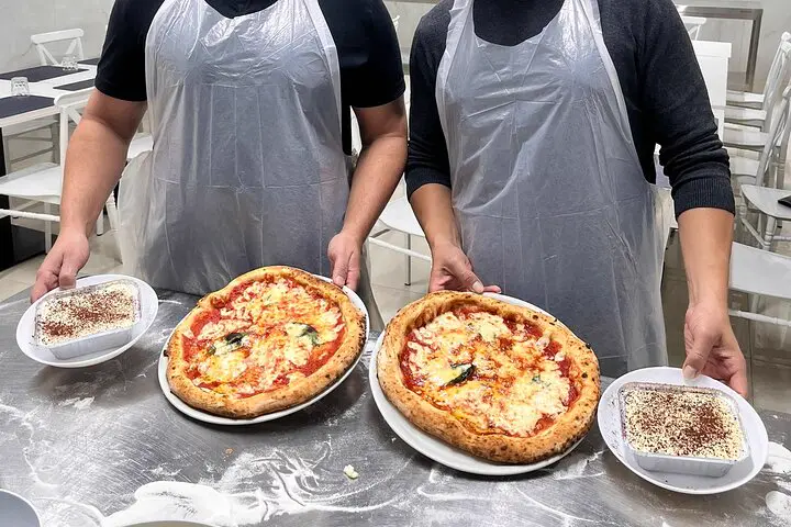 Pizza e tiramisù in laboratorio, a due passi da via Duomo