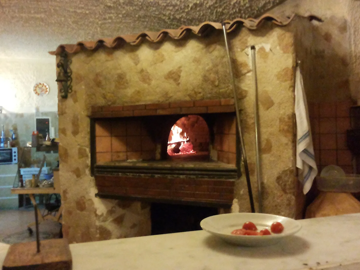 Calzone and tiramisù class in Naples, wood-fired oven, small group