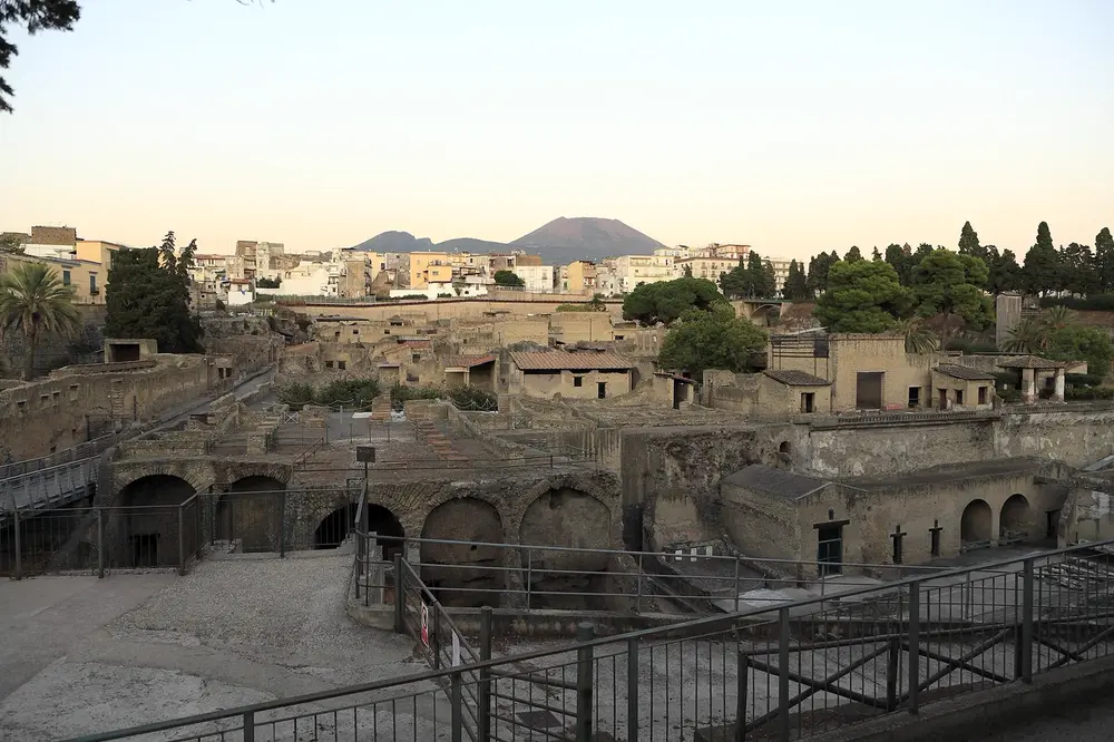 Ercolano da Napoli in tre ore: minivan, salta fila, guida solo per voi