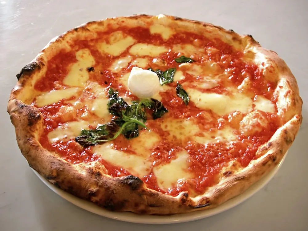 Street food napoletano: la guida completa per mangiare come un local
