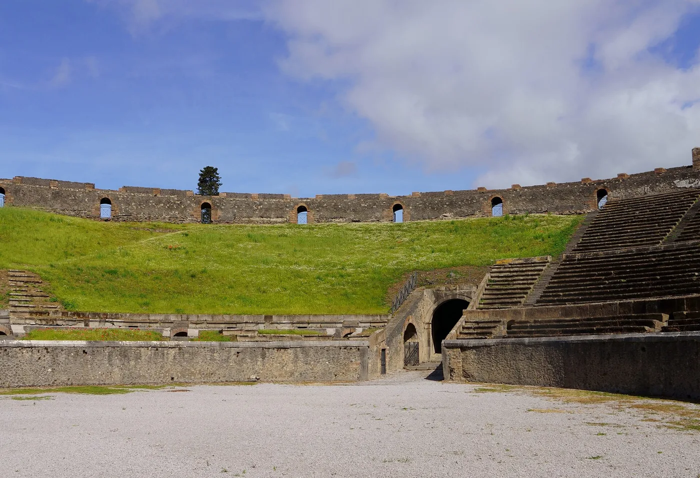 Pompei ed Ercolano in un giorno con un archeologo, in treno tra i siti