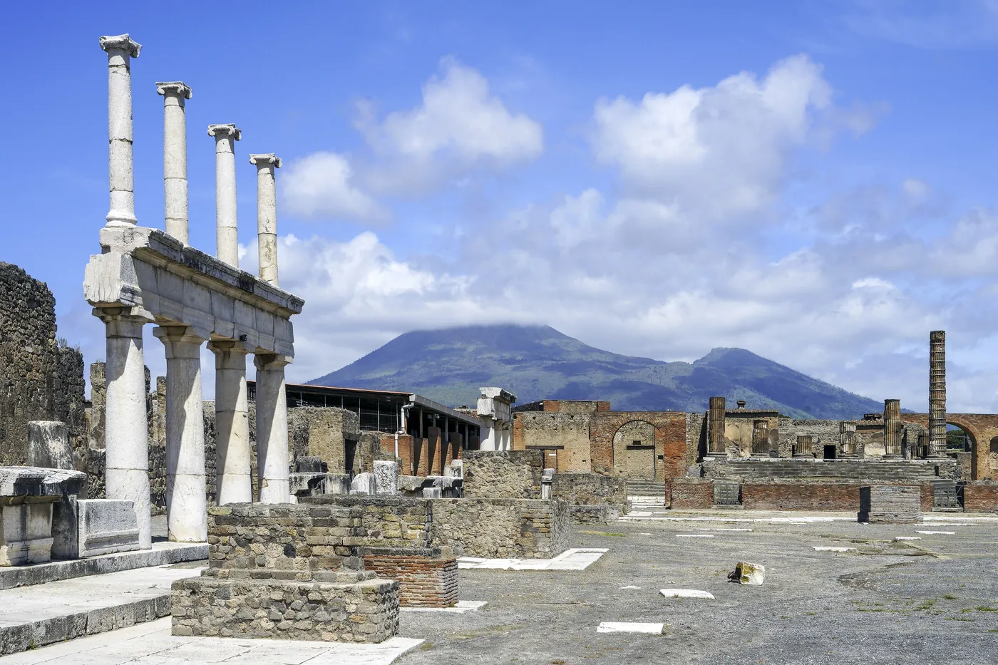 Vesuvius and Pompeii day trip from Naples, with pizza lunch