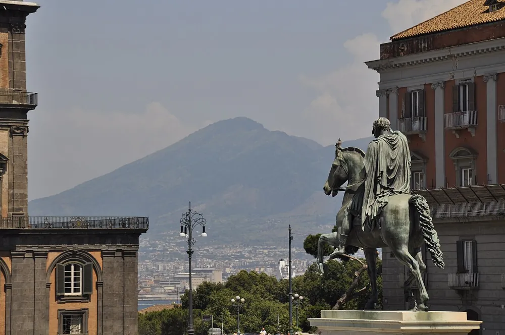 Tre ore di pedali tra lungomare e centro antico